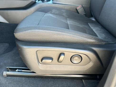 Used 2024 Chevrolet Colorado Trail Boss w/ Technology Package image 15