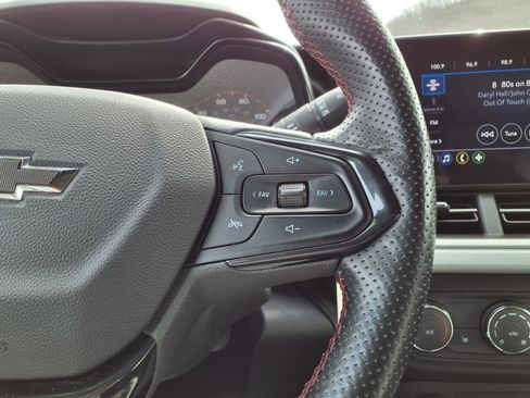 Used 2024 Chevrolet Trax RS image 16