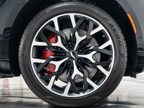 Used 2021 Aston Martin DBX AWD/4WD image 43