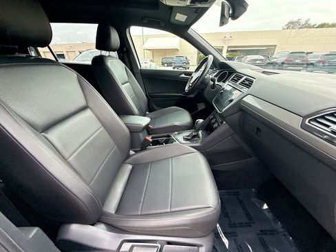 Certified 2020 Volkswagen Tiguan SE R-Line image 33