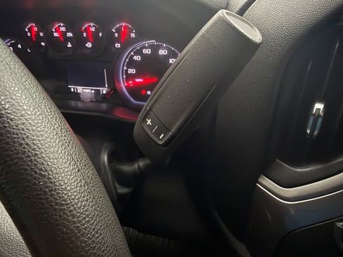 Used 2019 Chevrolet Silverado 1500 Custom w/ Custom Convenience Package AWD/4WD image 14