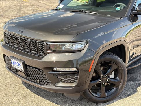 Used 2024 Jeep Grand Cherokee Limited w/ Luxury Tech Group II AWD/4WD image 8