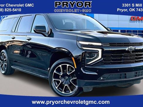 Used 2025 Chevrolet Suburban RST w/ RST Capability Package AWD/4WD image 1