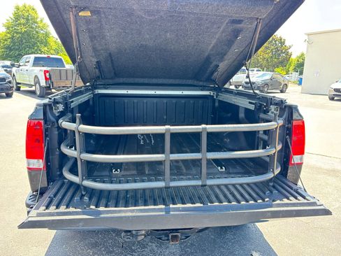Used 2006 Nissan Titan SE RWD image 13