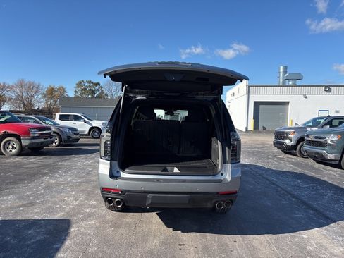 New 2026 Chevrolet Suburban Z71 w/ Comfort Package image 6