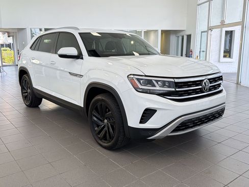 Used 2022 Volkswagen Atlas Cross Sport SE w/ Panoramic Sunroof Package image 7