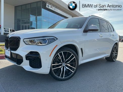 Certified 2022 BMW X5 xDrive40i w/ M Sport Package image 1