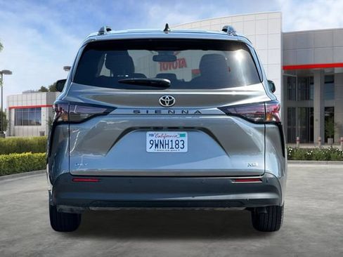 Certified 2026 Toyota Sienna XLE FWD image 6