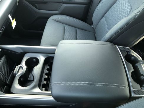 New 2026 RAM 1500 4x4 Crew Cab image 25