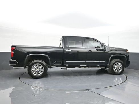 New 2026 Chevrolet Silverado 2500 High Country w/ High Country Premium Package AWD/4WD image 18