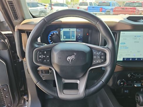 Used 2023 Ford Bronco Outer Banks w/ Sasquatch Package AWD/4WD image 14