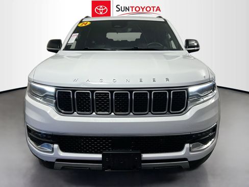 Used 2024 Jeep Wagoneer Series III AWD/4WD image 10