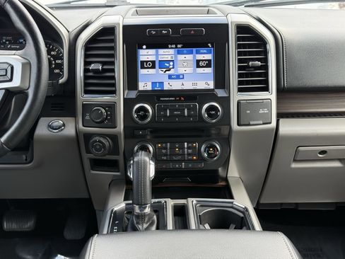 Used 2017 Ford F150 Lariat w/ Equipment Group 502A Luxury AWD/4WD image 18