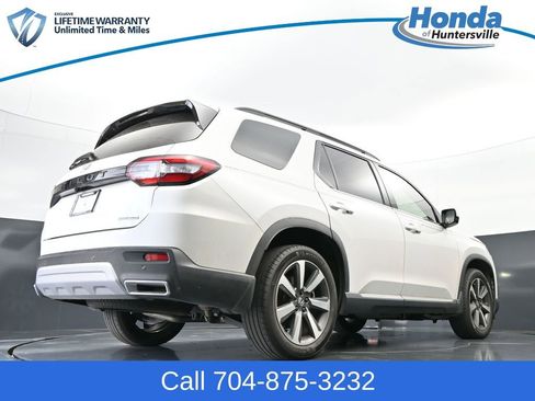 Used 2023 Honda Pilot Touring image 36