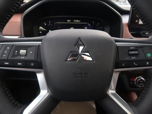 New 2026 Mitsubishi Outlander SEL AWD/4WD image 36