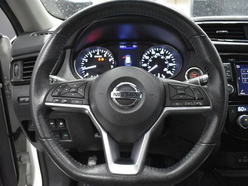 Used 2020 Nissan Rogue SV FWD image 24