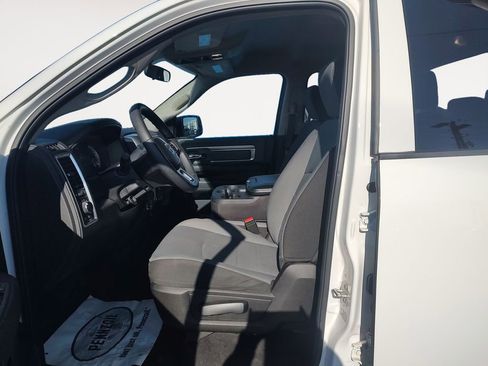 Used 2024 RAM 1500 Classic SLT AWD/4WD image 9