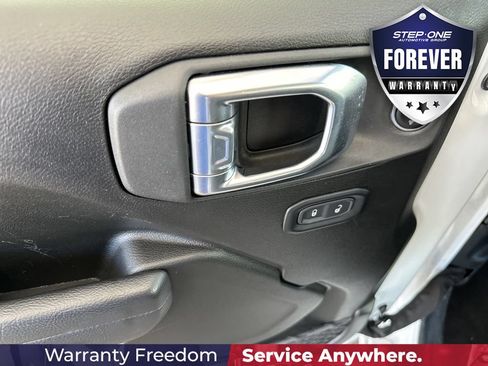 Used 2025 Jeep Wrangler Sport AWD/4WD image 12