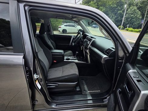 Used 2016 Toyota 4Runner SR5 RWD image 15