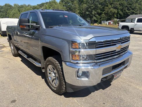 Used 2016 Chevrolet Silverado 3500 LT w/ LT Convenience Package AWD/4WD image 10