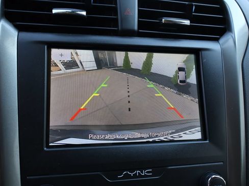 Used 2020 Ford Fusion SE FWD image 29