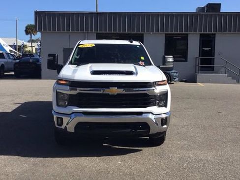 Used 2025 Chevrolet Silverado 2500 LT w/ Convenience Package image 3