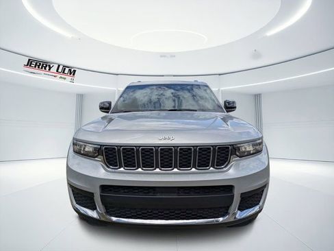 New 2025 Jeep Grand Cherokee L Laredo RWD image 8
