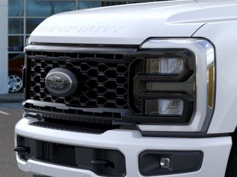 New 2026 Ford F250 Lariat w/ Black Appearance Package AWD/4WD image 17