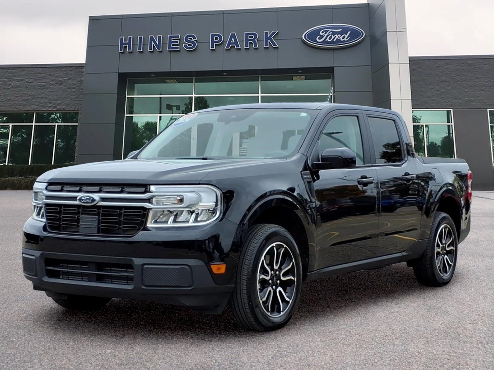 Used 2024 Ford Maverick Lariat w/ 4K Tow Package AWD/4WD image 3