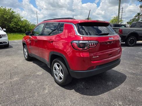 Used 2023 Jeep Compass Latitude AWD/4WD image 8