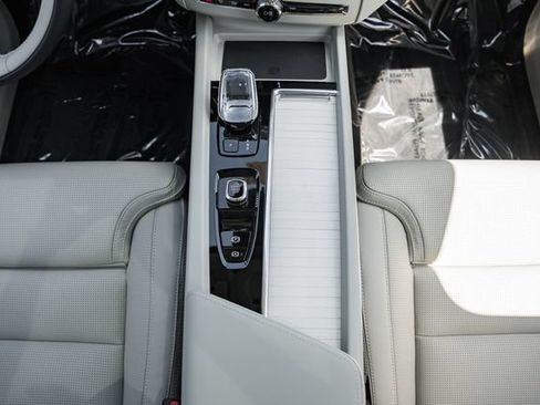 New 2027 Volvo XC60 B5 Ultra AWD/4WD image 28