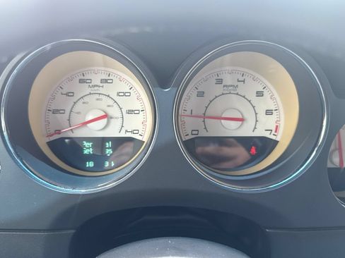 Used 2011 Dodge Challenger RWD image 16