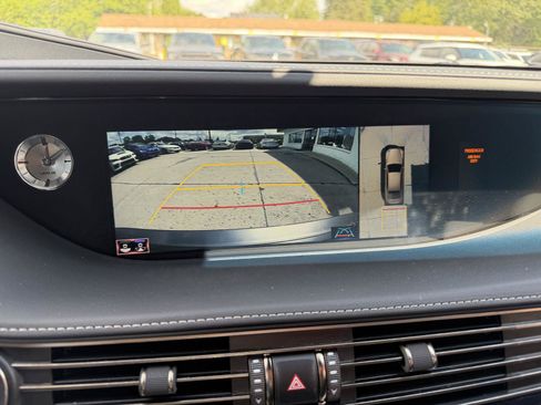Used 2019 Lexus LS 500 RWD image 23