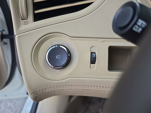 Used 2010 Buick LaCrosse CXS image 23