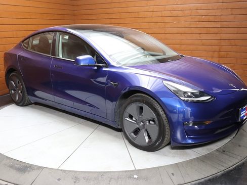 Used 2022 Tesla Model 3 Standard Range image 17