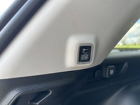 Used 2023 Jeep Grand Cherokee Laredo w/ Luxury Tech Group I image 12