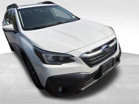 Used 2022 Subaru Outback Premium AWD/4WD image 5