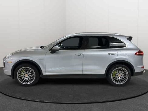 Used 2017 Porsche Cayenne S AWD/4WD image 3