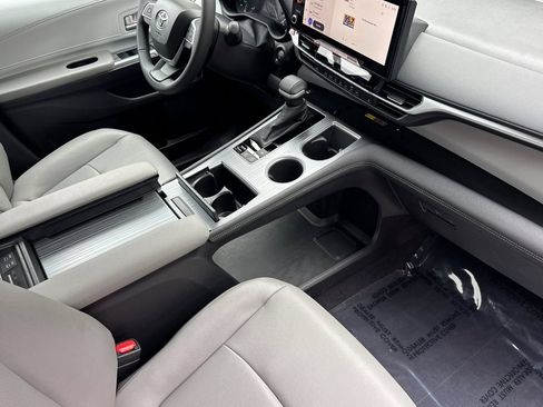 Certified 2025 Toyota Sienna XLE w/ XLE Plus Package AWD/4WD image 16