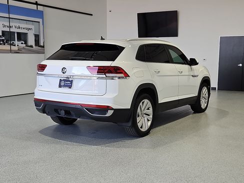 Certified 2023 Volkswagen Atlas Cross Sport SE w/ Panoramic Sunroof Package FWD image 8