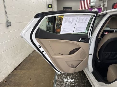 Used 2015 Kia Optima EX w/ EX Premium Package image 13