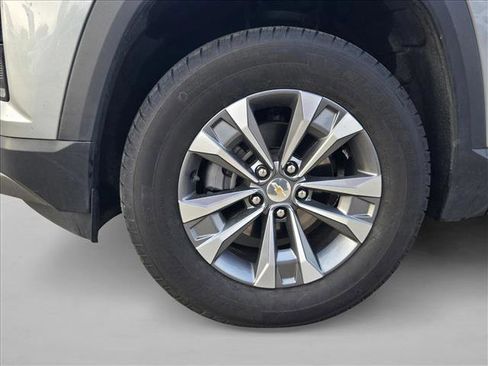 Used 2025 Chevrolet Equinox LT image 9