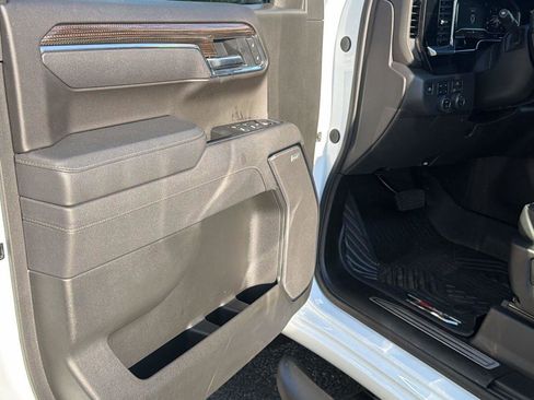 Certified 2025 Chevrolet Silverado 1500 LT Trail Boss w/ Convenience Package II AWD/4WD image 11