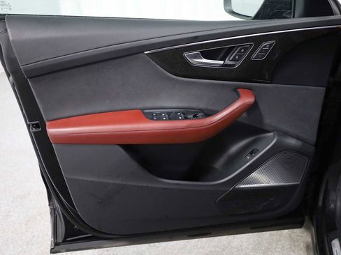 Used 2023 Audi SQ8 Prestige image 16