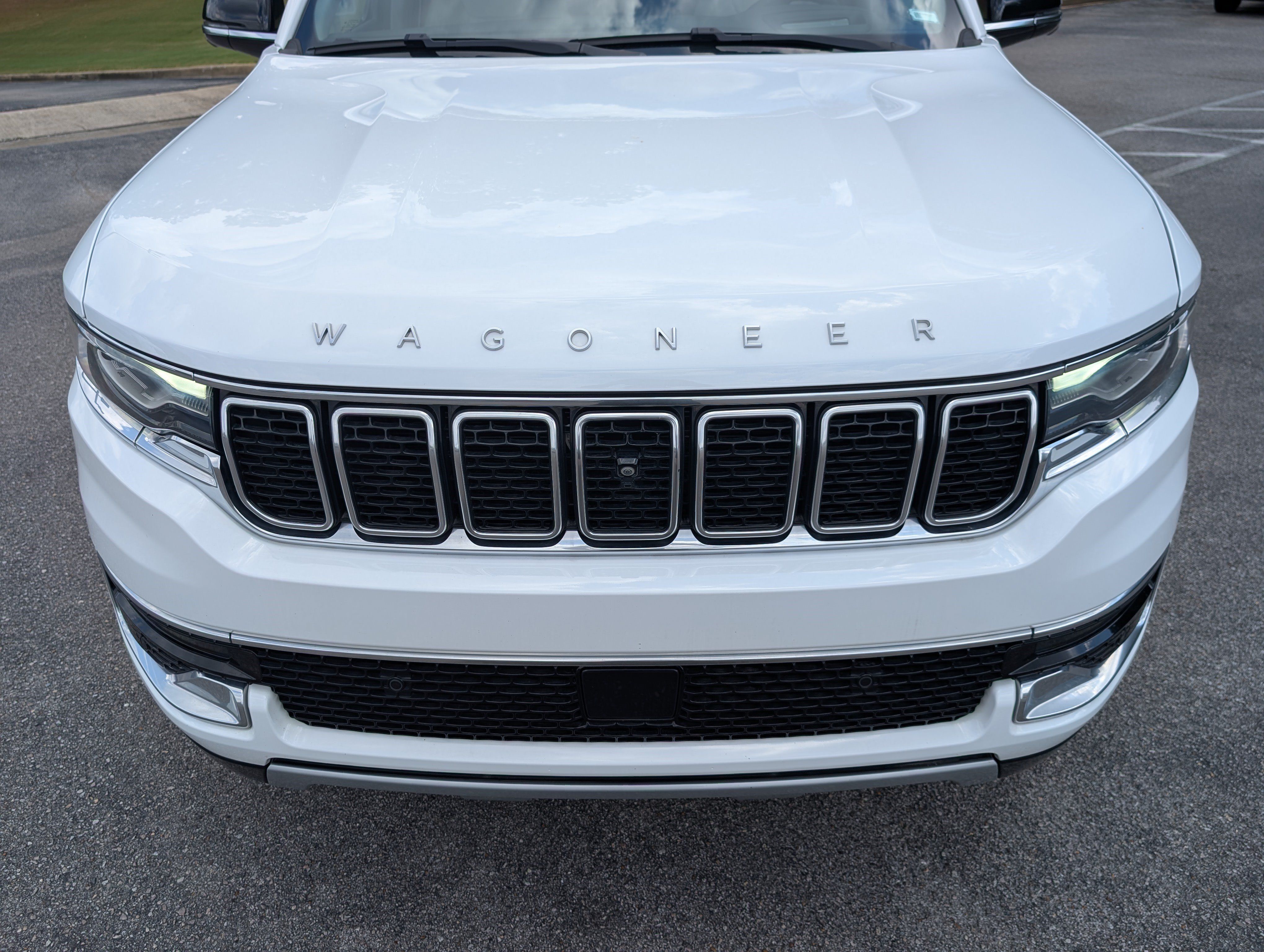 Used 2024 Jeep Wagoneer L Series II w/ Convenience Group I AWD/4WD image 12