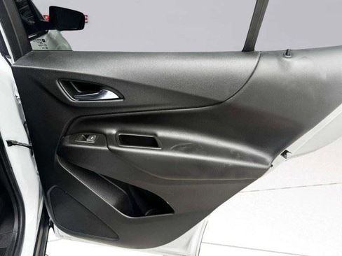 Used 2022 Chevrolet Equinox LT FWD image 49