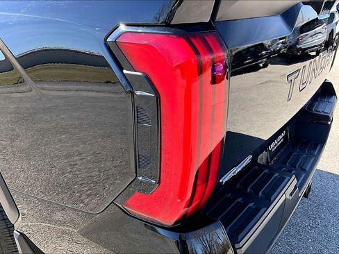Used 2025 Toyota Tundra SR5 AWD/4WD image 42