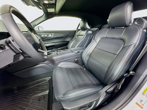 Used 2025 Ford Mustang GT Premium RWD image 11