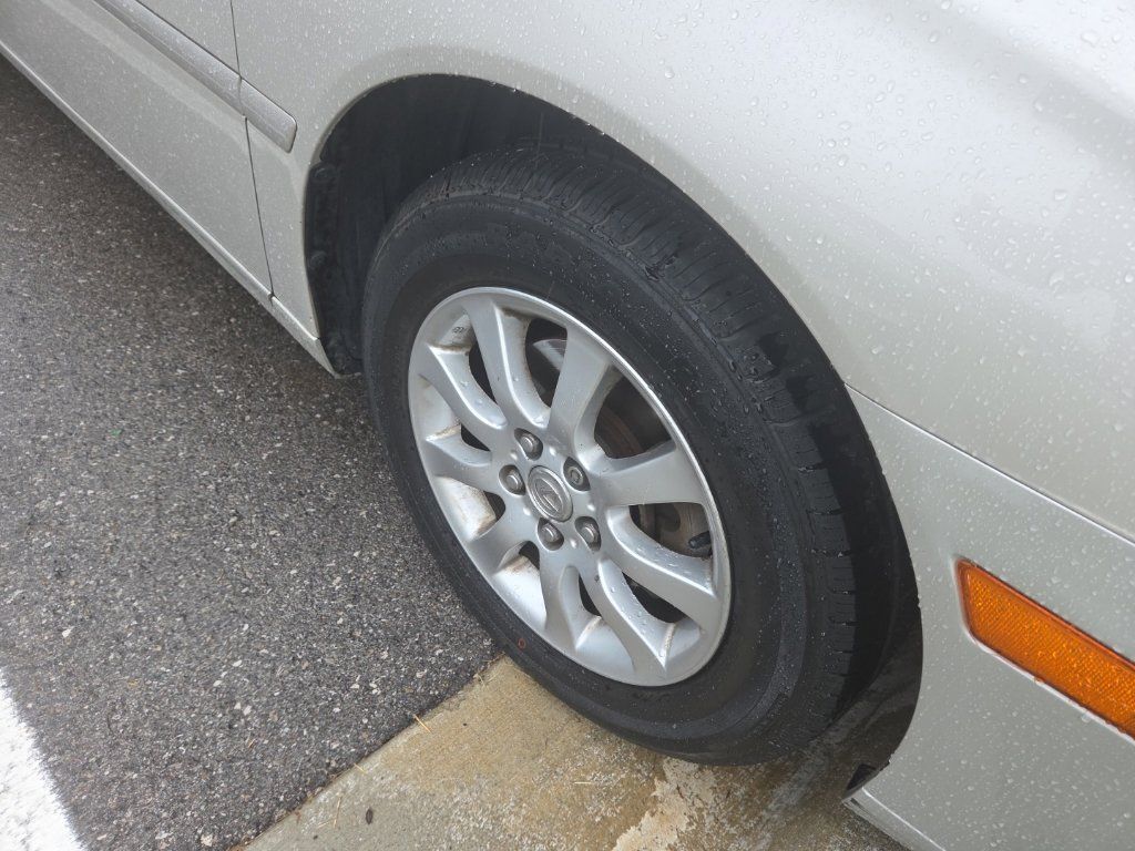 Used 2003 Lexus ES 330 w/ Premium Pkg FWD image 12