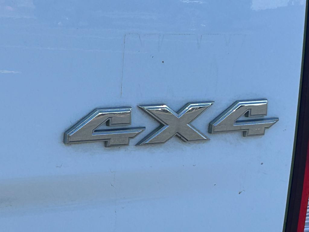 Used 2014 RAM 1500 ST w/ SXT Appearance Group AWD/4WD image 4